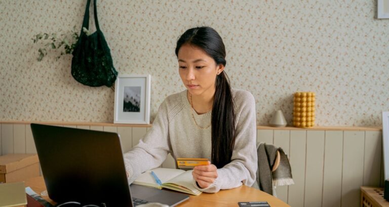 Shopping On The Internet: Smart Tips